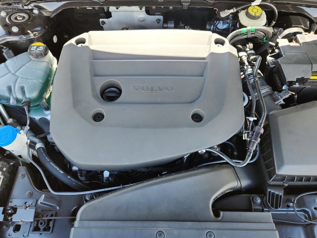 2025 Volvo XC40 Core - Photo 19