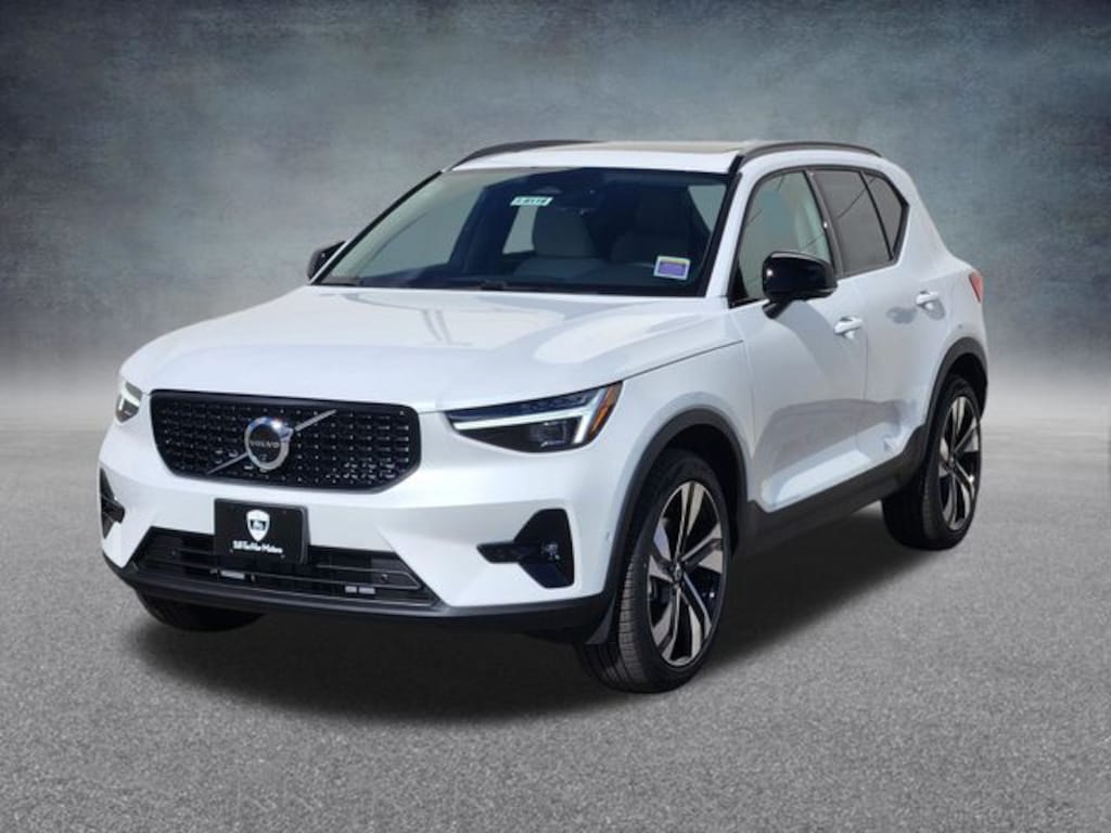 New 2026 Volvo XC40 B5 Ultra SUV