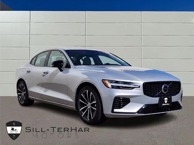 2024 Volvo S60 plug-in hybrid T8 Core Dark Sedan