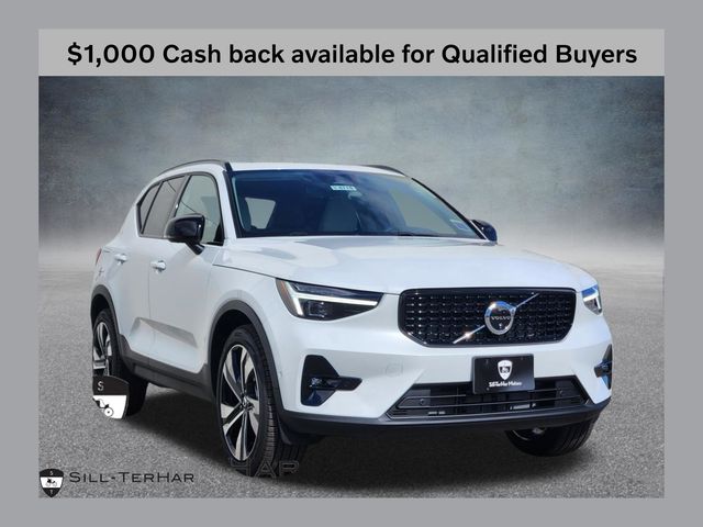 2026 Volvo XC40 B5 Ultra Dark AWD's photo