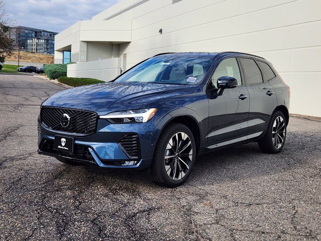 2026 Volvo XC60 B5 Plus photo 3