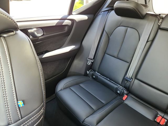2025 Volvo XC40 Core - Photo 14