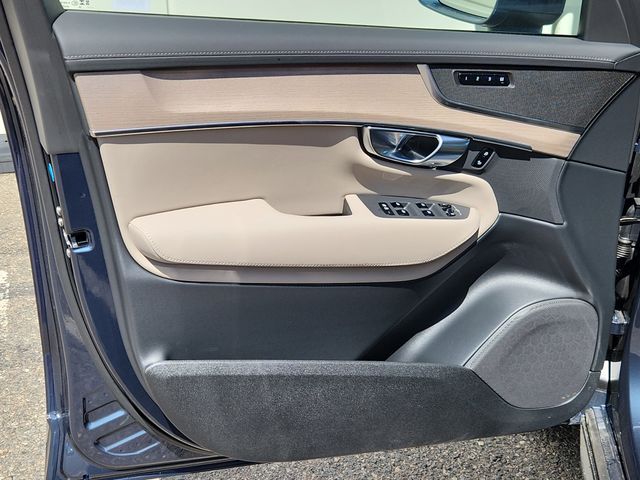 2026 Volvo XC90 Core - Photo 9