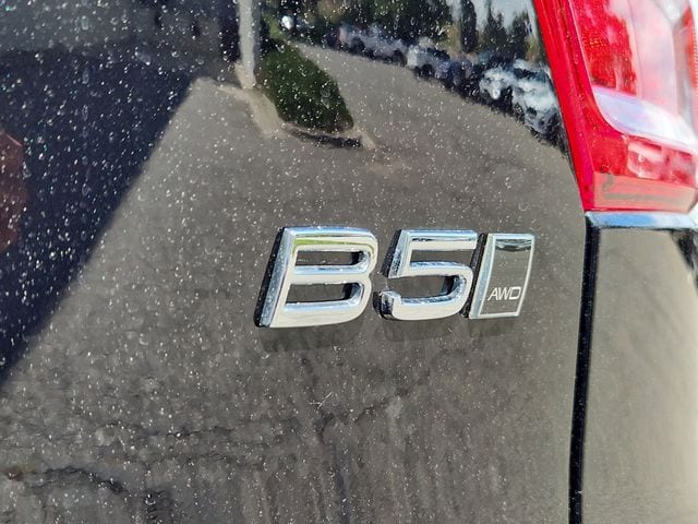 2025 Volvo XC40 Core - Photo 16