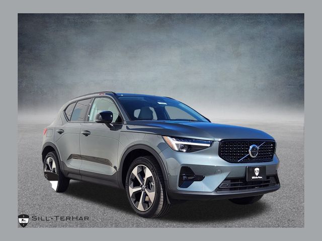 2026 Volvo XC40 B5 Plus Dark AWD's photo