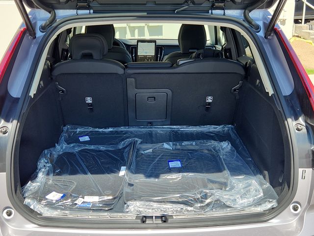 2026 Volvo XC60 Plus - Photo 17