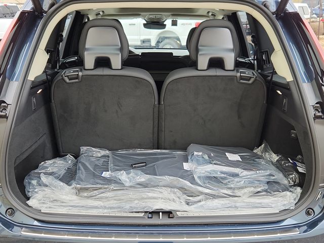 2025 Volvo XC90 Plus - Photo 13