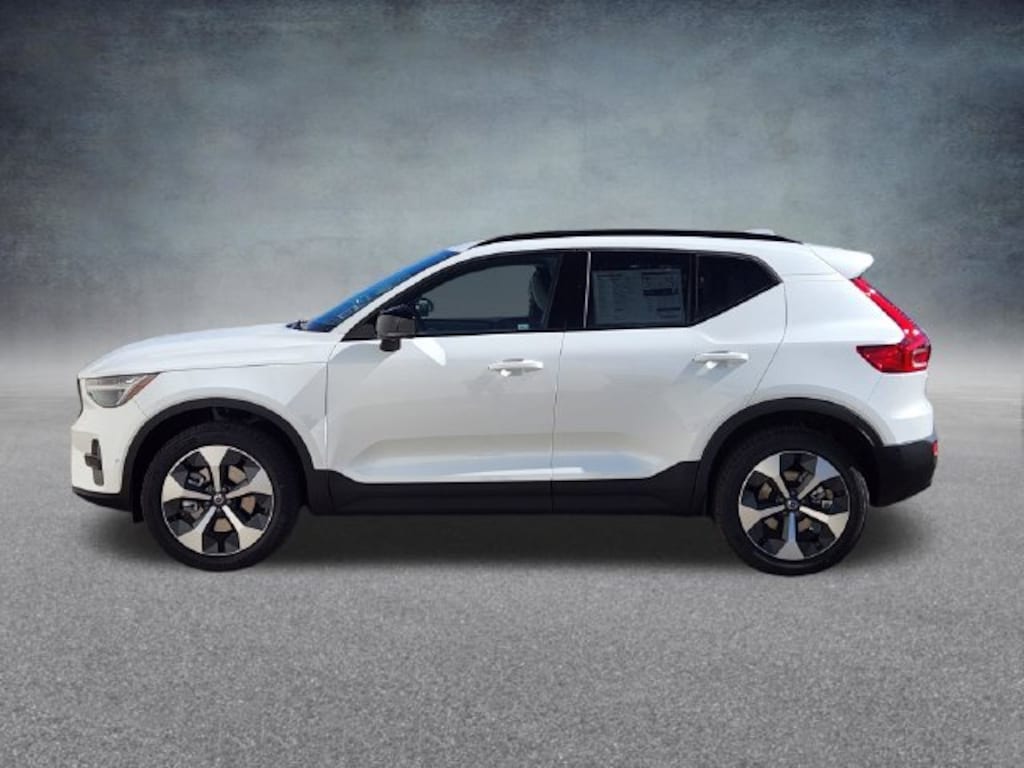 New 2026 Volvo XC40 B5 Plus SUV
