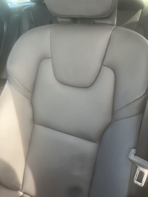2025 Volvo XC60 B5 Plus photo 2