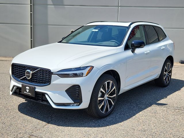 2025 Volvo XC60 B5 Plus photo 3