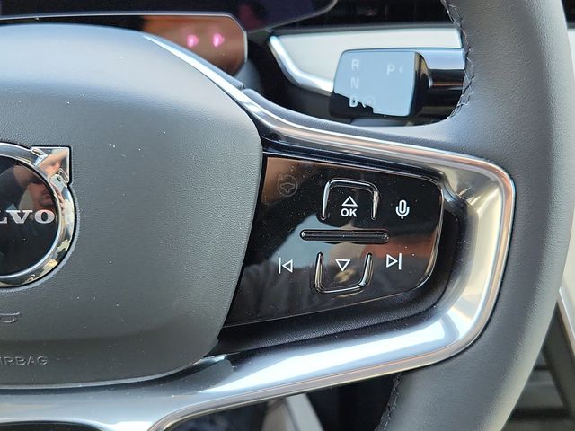 2025 Volvo EX90 Ultra - Photo 18