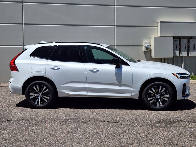 2025 Volvo XC60 B5 Core photo 2