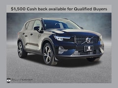 2026 Volvo XC40 B5 Core SUV