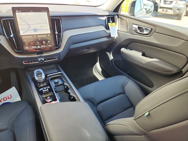 2026 Volvo XC60 Plus - Photo 12