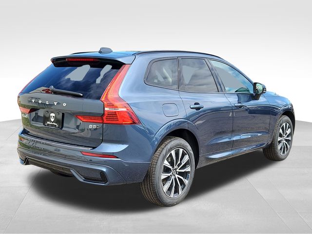 2025 Volvo XC60 B5 Core photo 3