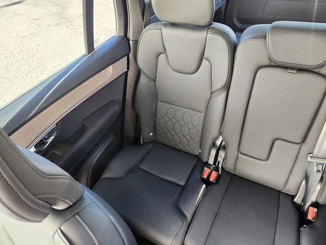 2025 Volvo XC90 Core - Photo 14