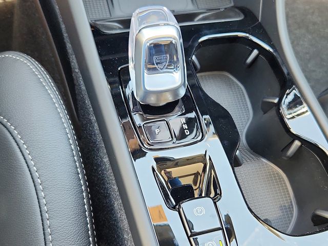 2025 Volvo XC40 Ultra - Photo 23
