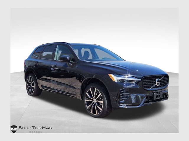 2025 Volvo XC60 Plus's photo