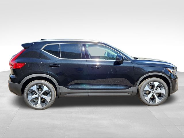 2025 Volvo XC40 Core - Photo 8