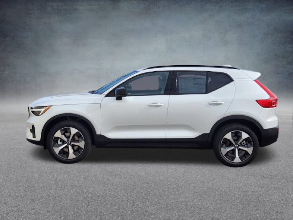 New 2026 Volvo XC40 B5 Plus SUV