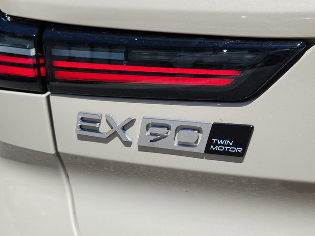 2025 Volvo EX90 Ultra - Photo 12