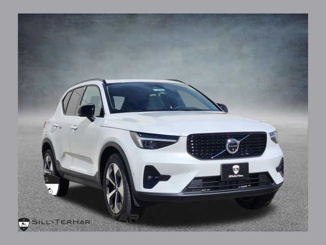 2026 Volvo XC40 B5 Plus Dark AWD's photo