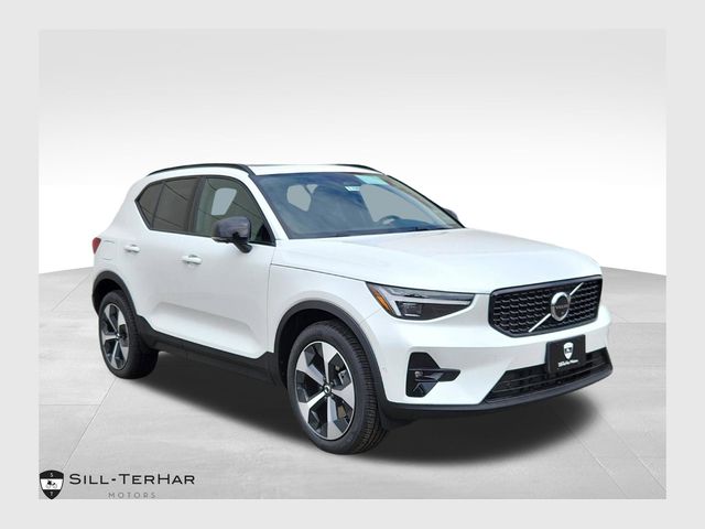 2026 Volvo XC40 B5 Plus Dark AWD's photo