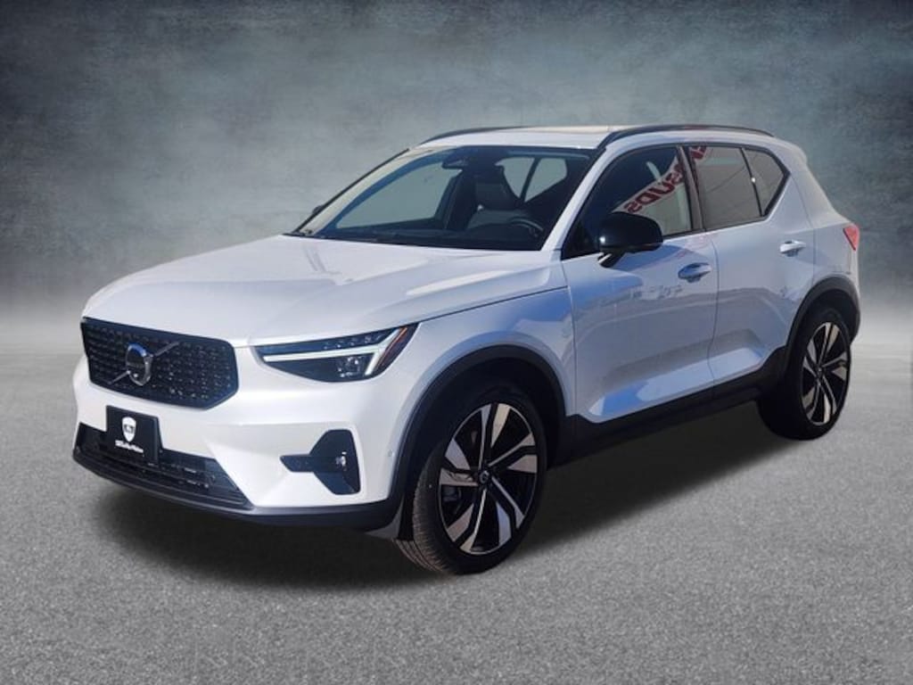 New 2026 Volvo XC40 B5 Ultra SUV