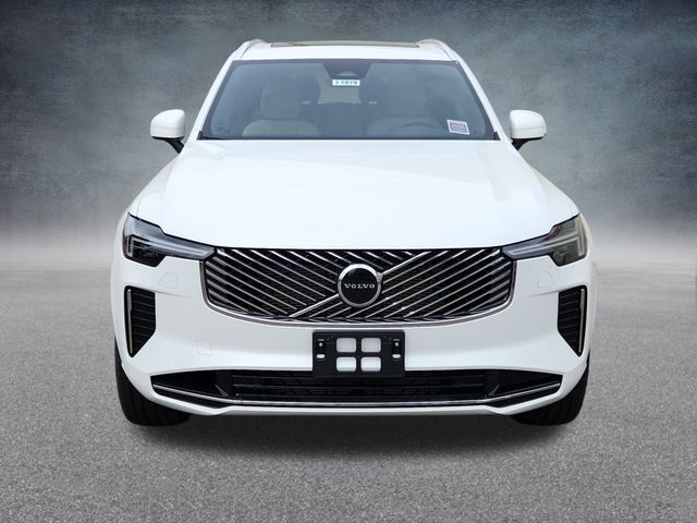 2026 Volvo XC90 Core photo 2