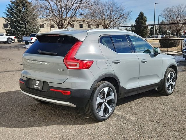 2025 Volvo XC40 Core photo 3