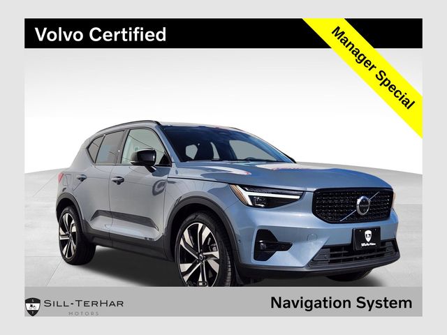 2023 Volvo XC40 B5 Ultimate Dark AWD's photo