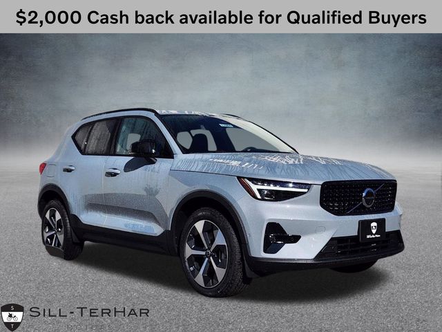 2026 Volvo XC40 SUV 
