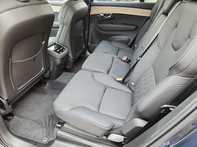 2025 Volvo XC90 Plus - Photo 10