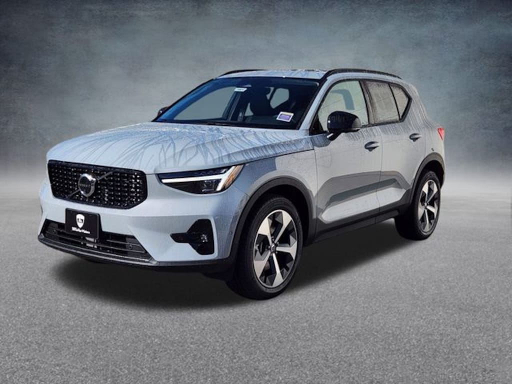 New 2026 Volvo XC40 B5 Plus SUV