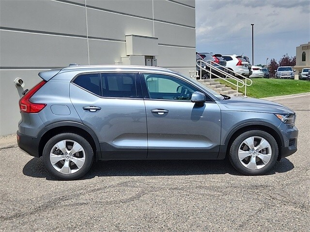 Used 2019 Volvo XC40 Momentum with VIN YV4162UK1K2134417 for sale in Broomfield, CO