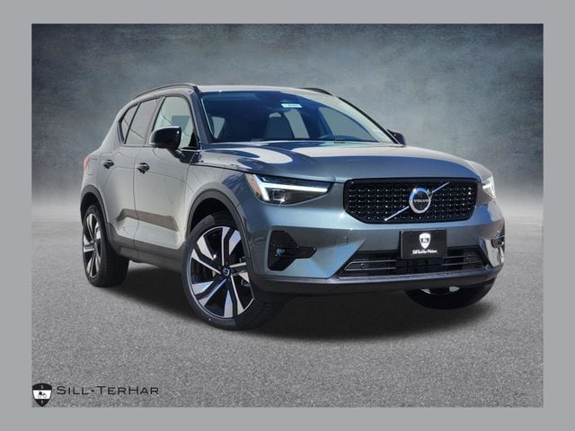2026 Volvo XC40 B5 Ultra Dark AWD's photo