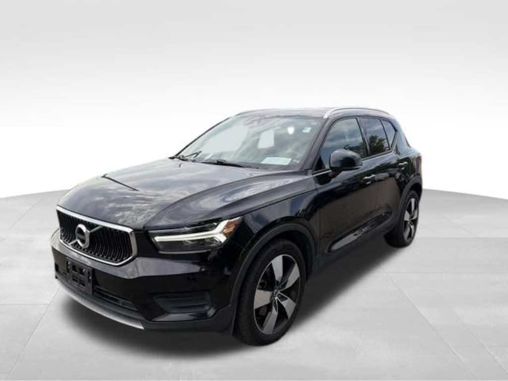 Used 2020 Volvo XC40 T5 Momentum SUV
