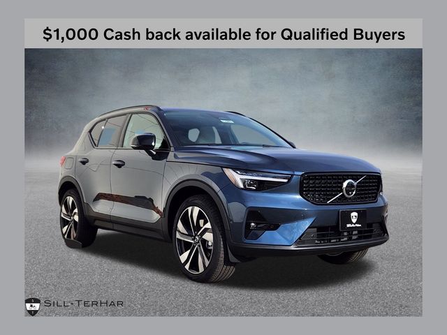 2026 Volvo XC40 SUV 