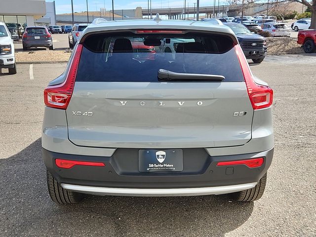 2025 Volvo XC40 Core photo 4
