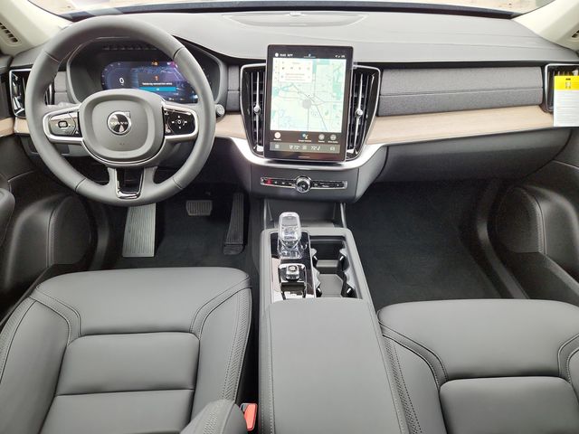 2025 Volvo XC90 Plus - Photo 11