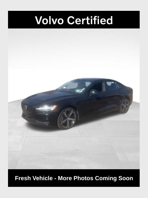 2024 Volvo S60 B5 Core Dark Theme AWD's photo