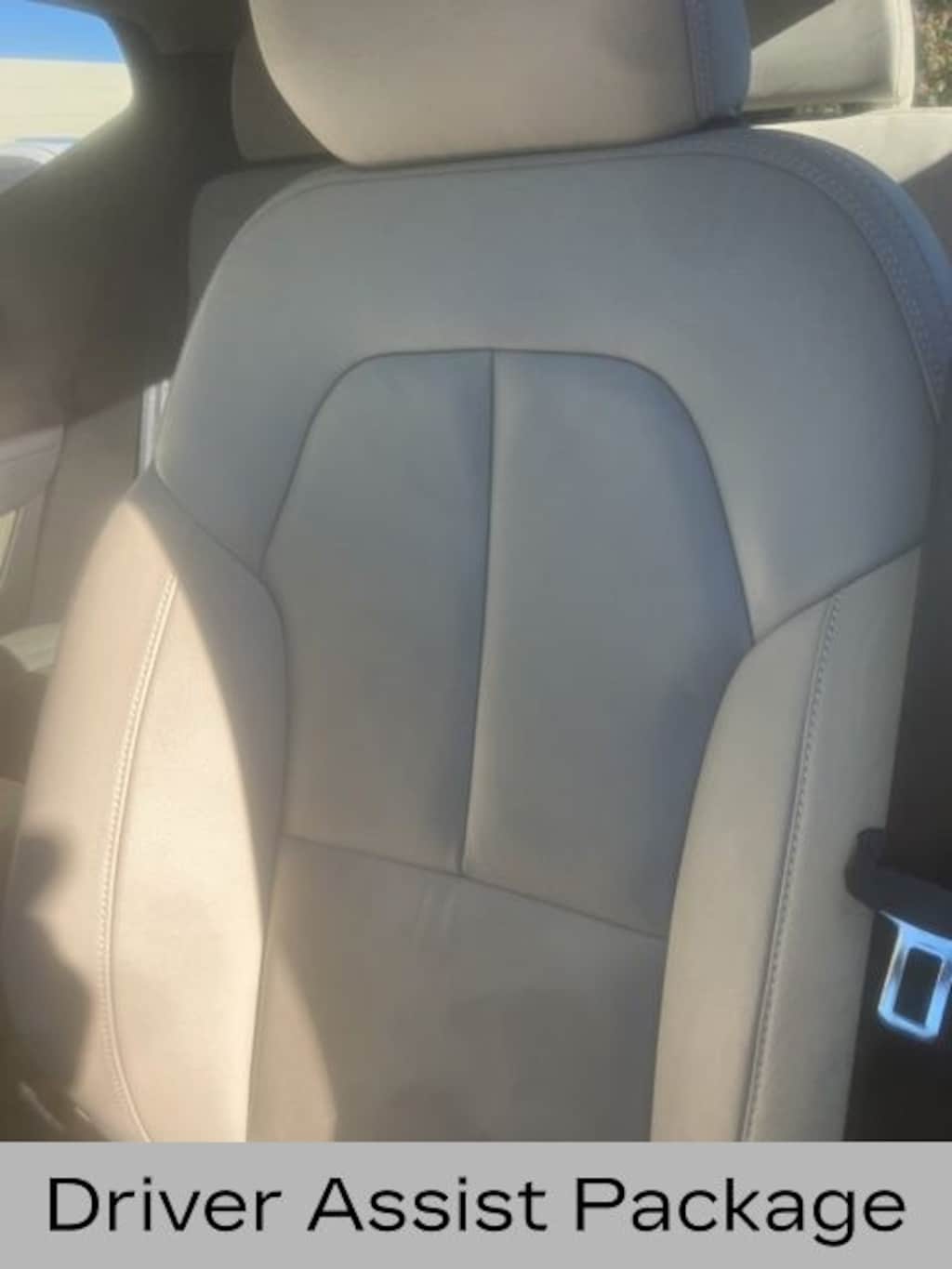 Certified 2023 Volvo XC40 B5 AWD Plus Dark SUV