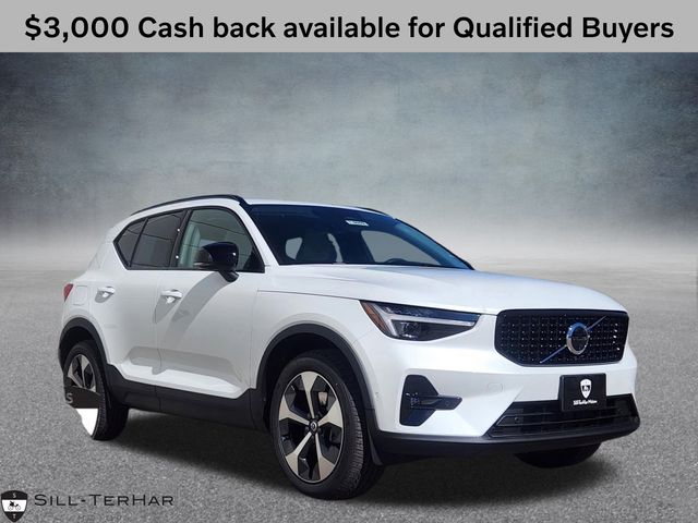 2026 Volvo XC40 SUV 