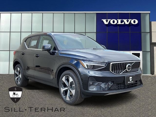 2025 Volvo XC40 B5 Plus Bright Theme SUV