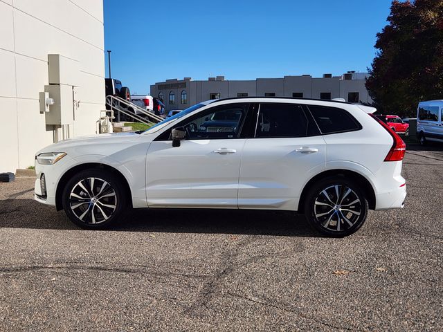 2025 Volvo XC60 B5 Plus photo 4