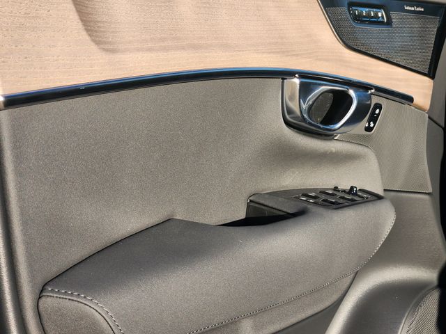 2026 Volvo XC90 Plus - Photo 9
