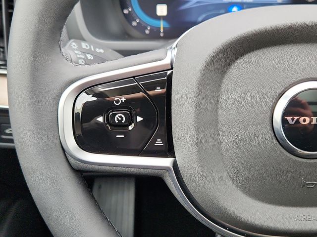 2025 Volvo XC90 Plus - Photo 17