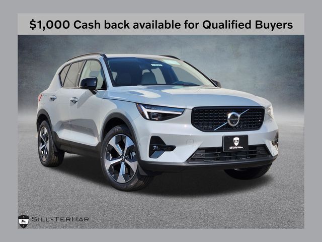 2026 Volvo XC40 SUV 