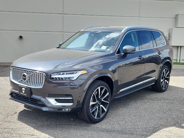 2025 Volvo XC90 B5 Plus photo 2