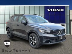 2026 Volvo XC40 B5 Core SUV